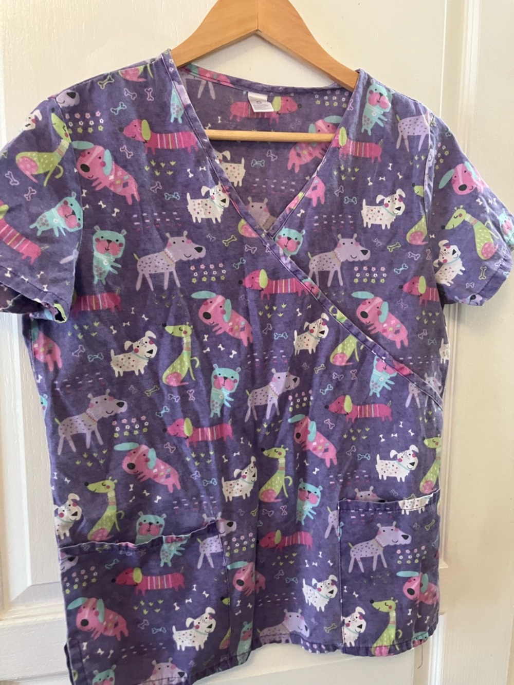 just be Women’s Purple Animal Print Scrub Top Size S